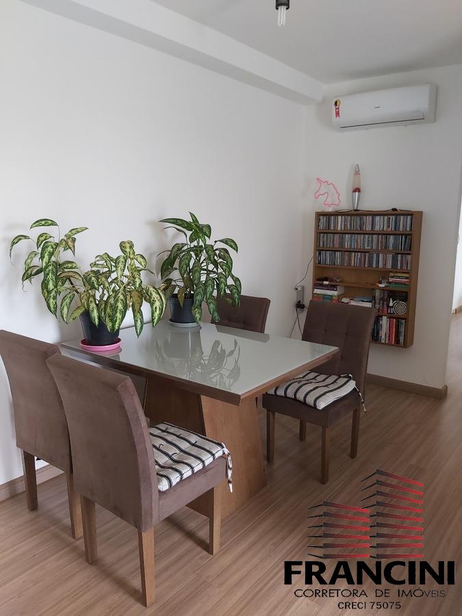 Apartamento à venda com 2 quartos, 64m² - Foto 1