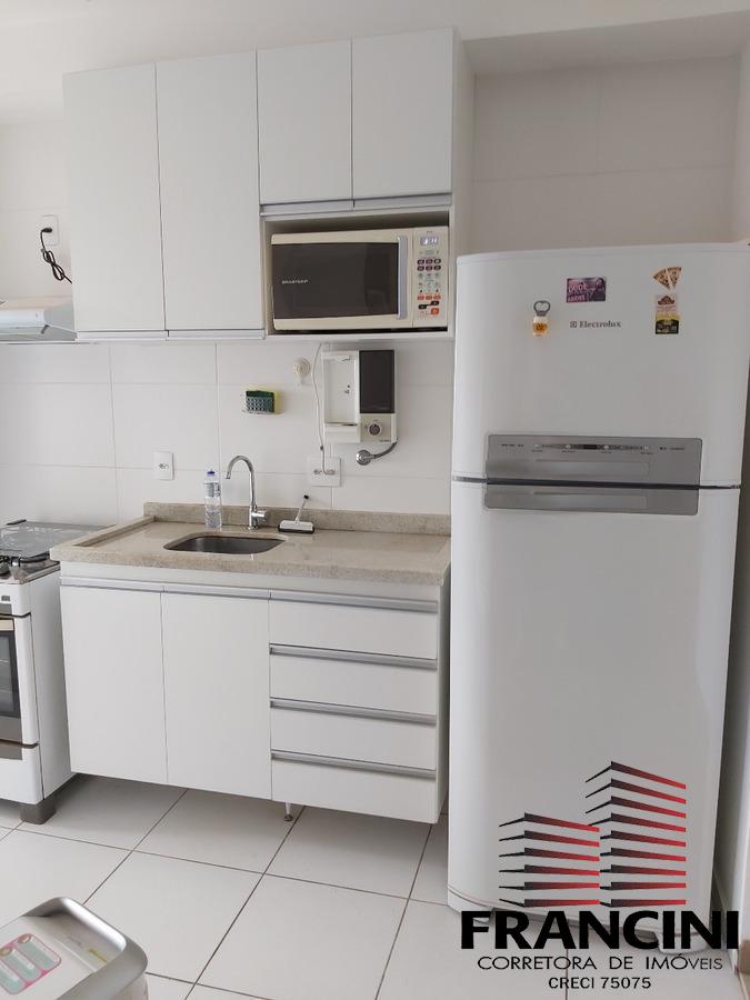 Apartamento à venda com 2 quartos, 64m² - Foto 11