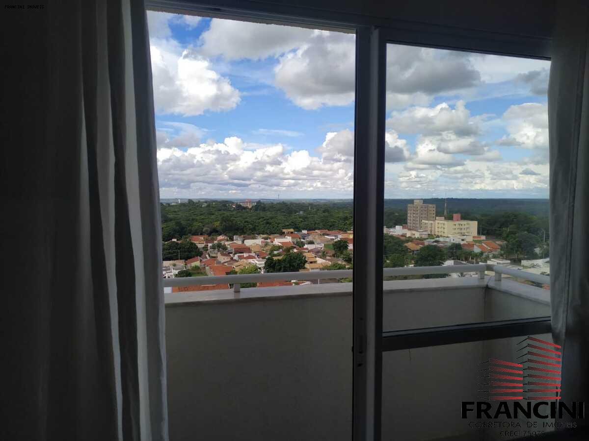 Apartamento à venda com 2 quartos, 68m² - Foto 4
