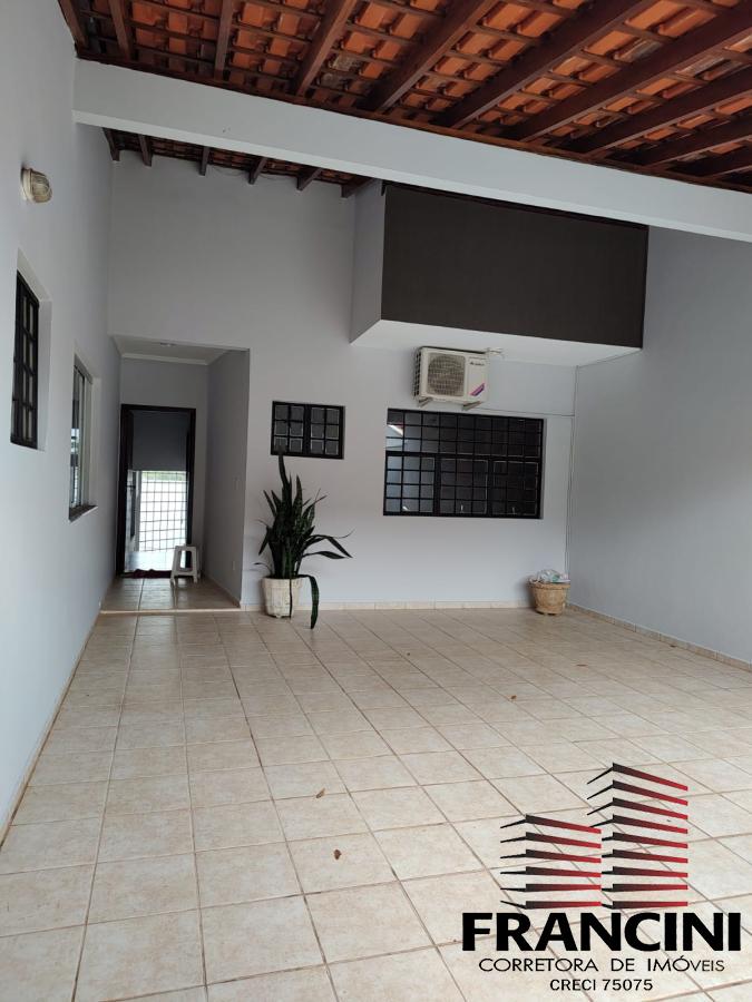 Casa à venda com 3 quartos, 280m² - Foto 2
