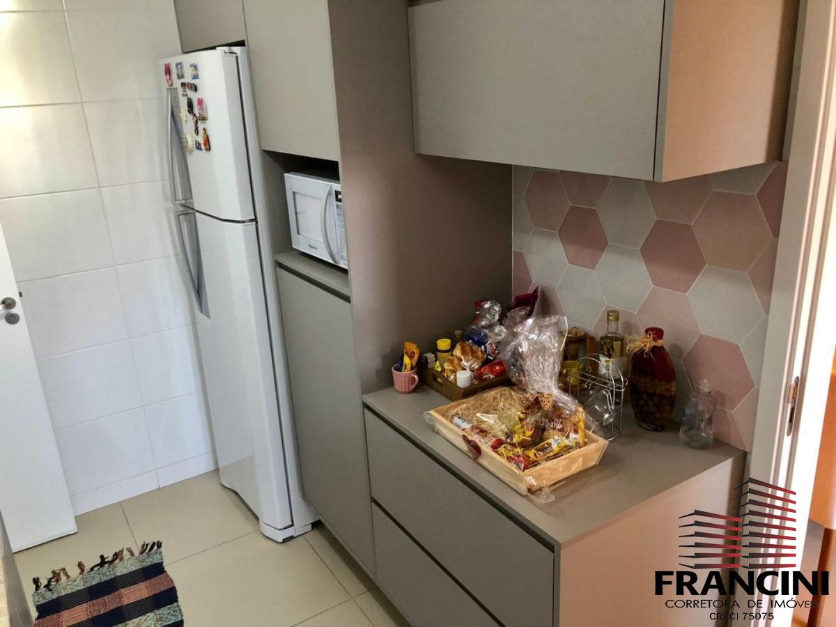 Apartamento à venda com 3 quartos, 96m² - Foto 11