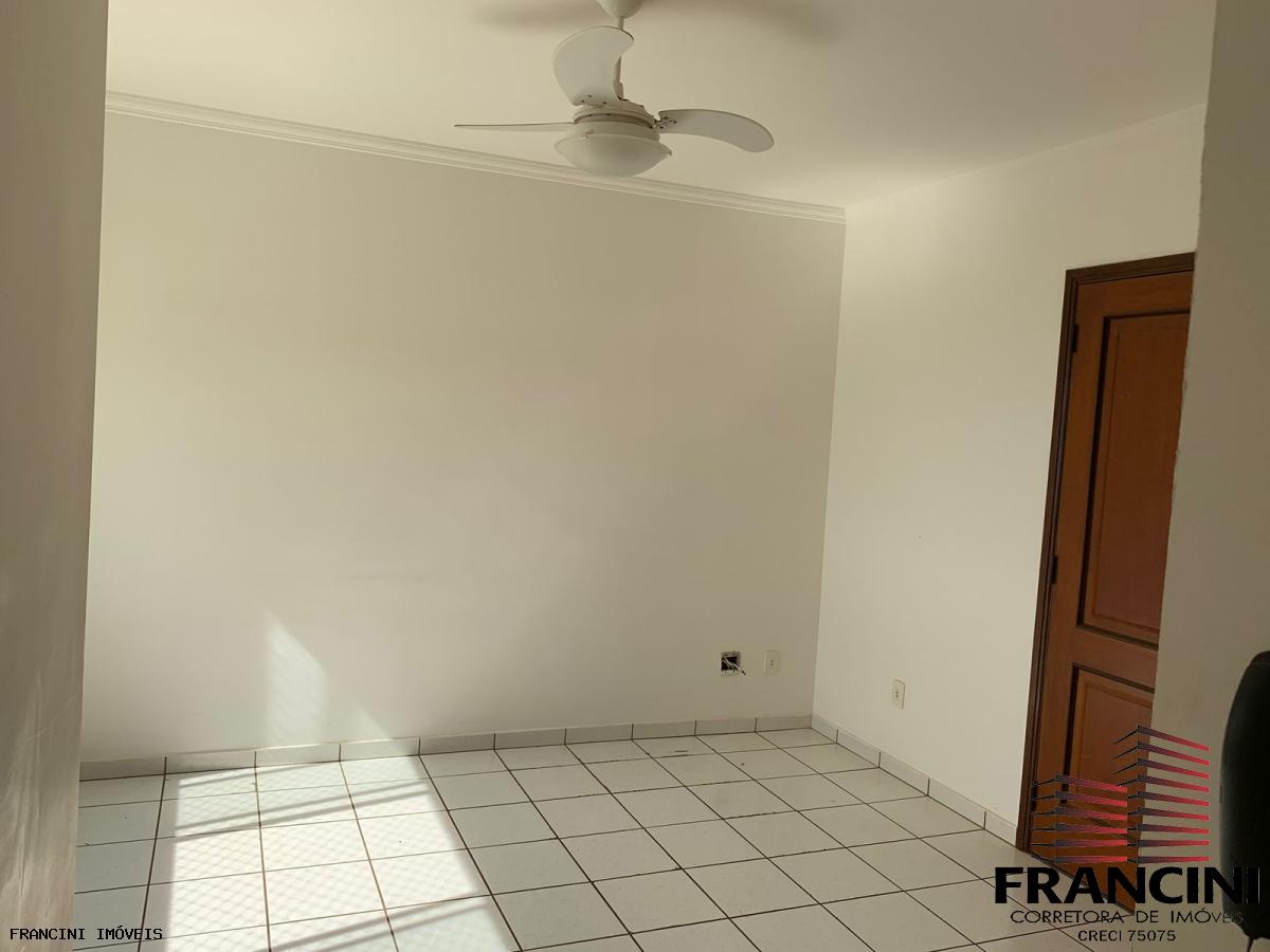 Apartamento à venda com 3 quartos, 74m² - Foto 1