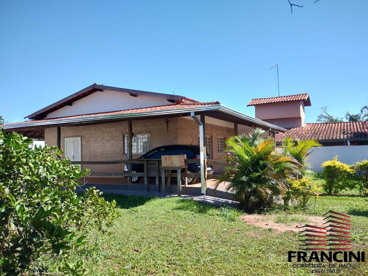 Chácara à venda com 2 quartos, 300m² - Foto 2