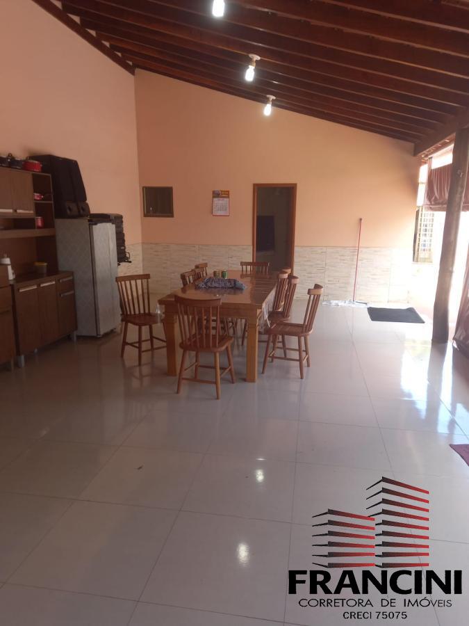 Chácara à venda com 3 quartos, 200m² - Foto 13