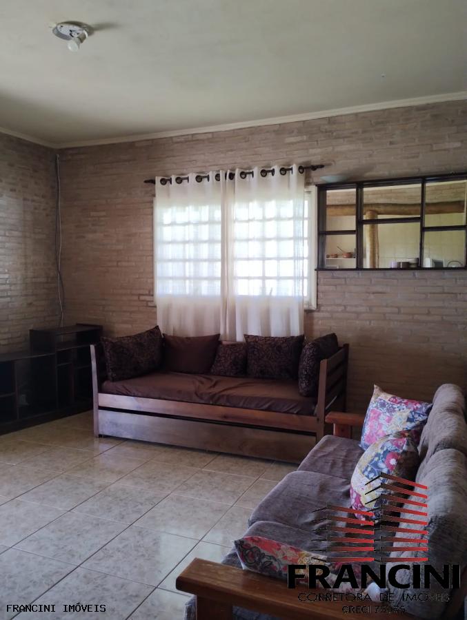 Chácara à venda com 2 quartos, 300m² - Foto 17