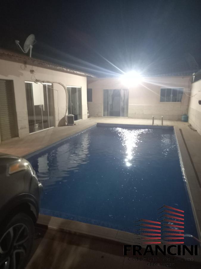 Chácara à venda com 3 quartos, 200m² - Foto 8
