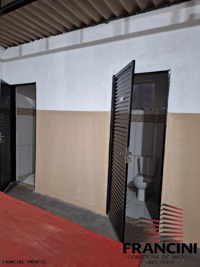 Chácara à venda com 2 quartos, 200m² - Foto 13