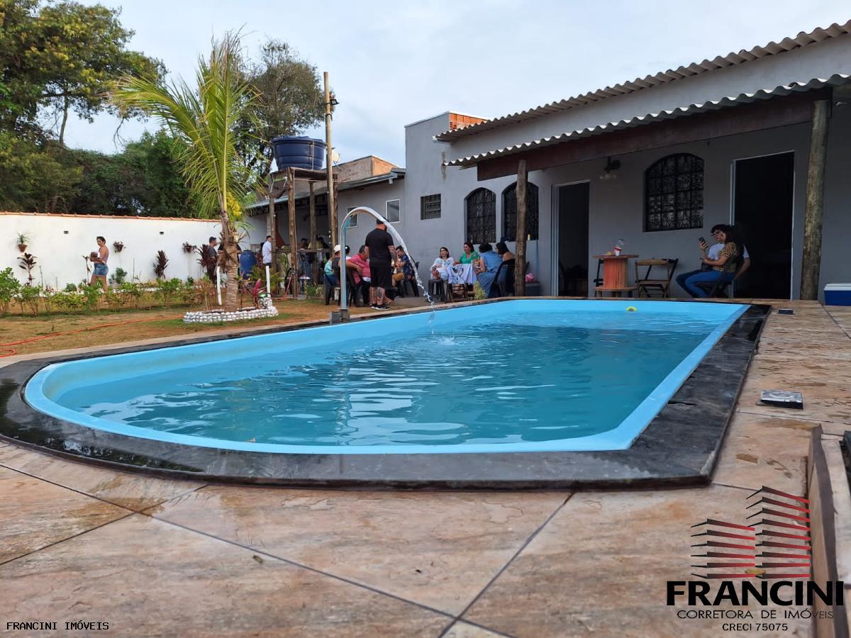 Chácara à venda com 2 quartos, 200m² - Foto 18