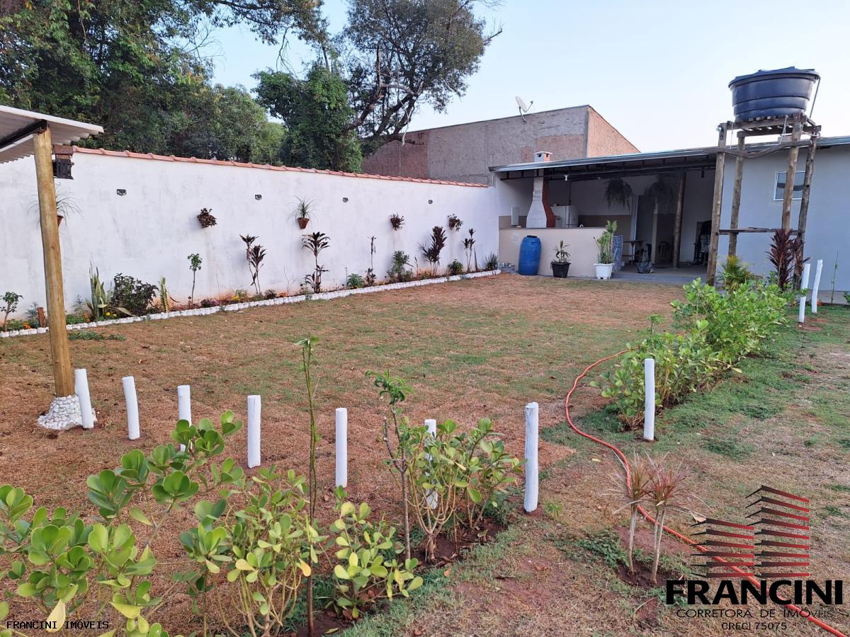Chácara à venda com 2 quartos, 200m² - Foto 6