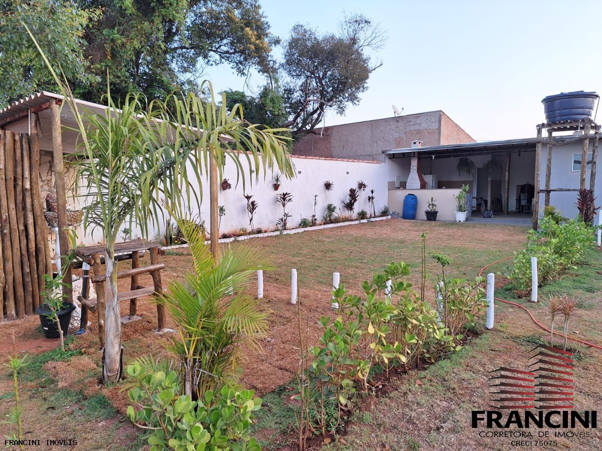 Chácara à venda com 2 quartos, 200m² - Foto 10