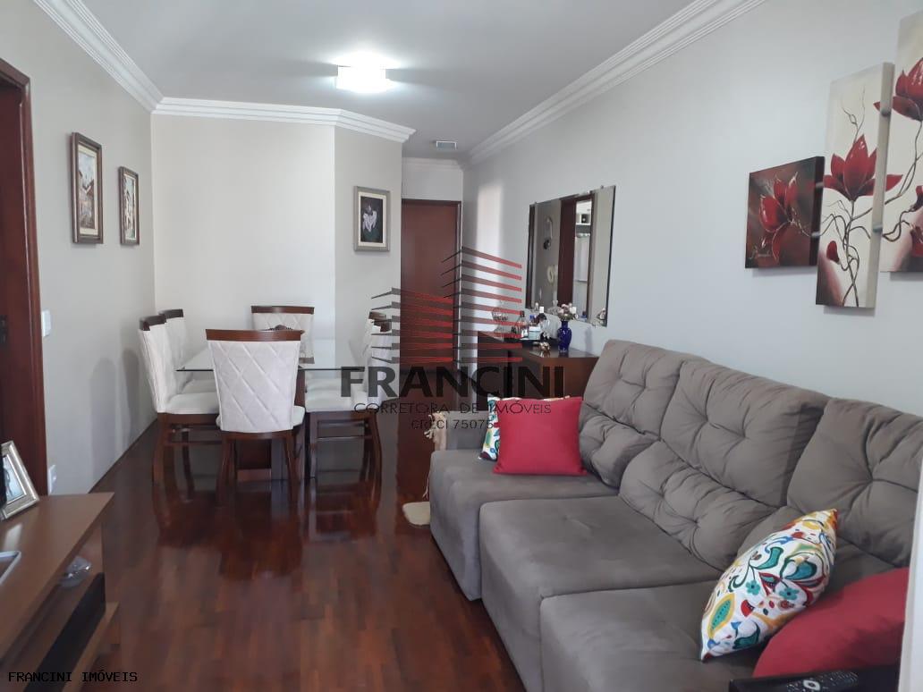 Apartamento à venda com 3 quartos, 76m² - Foto 1