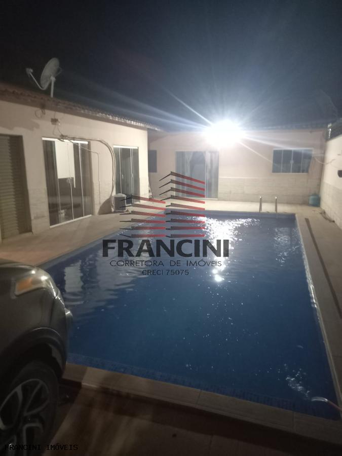Chácara à venda com 3 quartos, 180m² - Foto 2