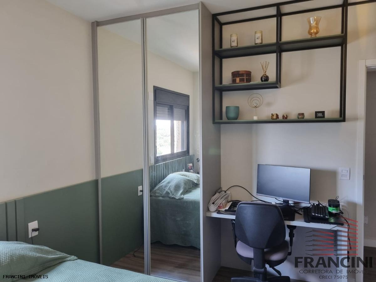 Apartamento para alugar com 3 quartos, 160m² - Foto 17