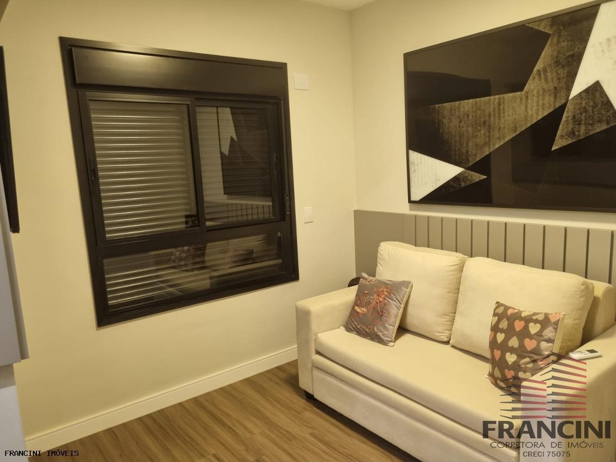Apartamento para alugar com 3 quartos, 160m² - Foto 33