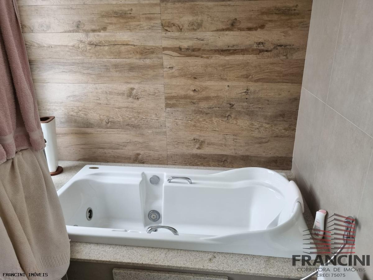 Apartamento para alugar com 3 quartos, 160m² - Foto 39