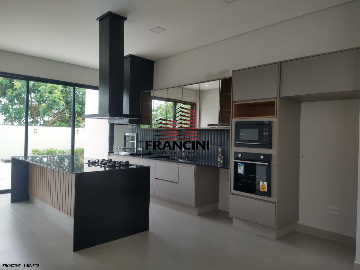 Casa de Condomínio à venda com 3 quartos, 450m² - Foto 1