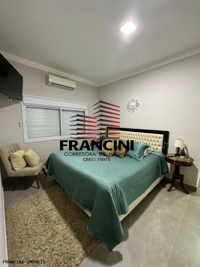 Casa de Condomínio à venda com 3 quartos, 220m² - Foto 4