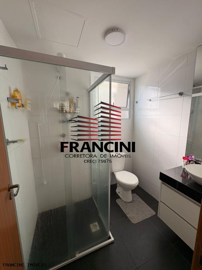 Apartamento à venda com 2 quartos, 42m² - Foto 11