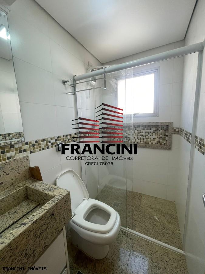 Apartamento para alugar com 3 quartos, 105m² - Foto 10
