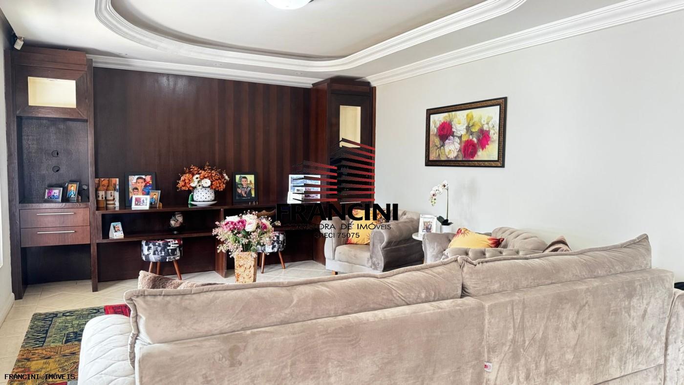 Casa à venda com 4 quartos, 300m² - Foto 8