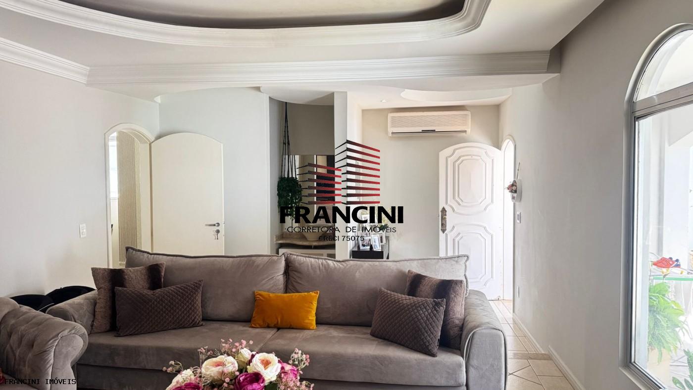 Casa à venda com 4 quartos, 300m² - Foto 13