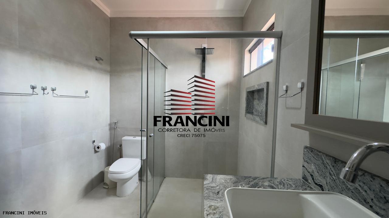 Casa de Condomínio à venda com 3 quartos, 300m² - Foto 2