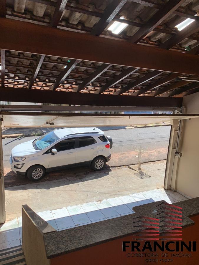 Casa para alugar com 3 quartos, 150m² - Foto 2
