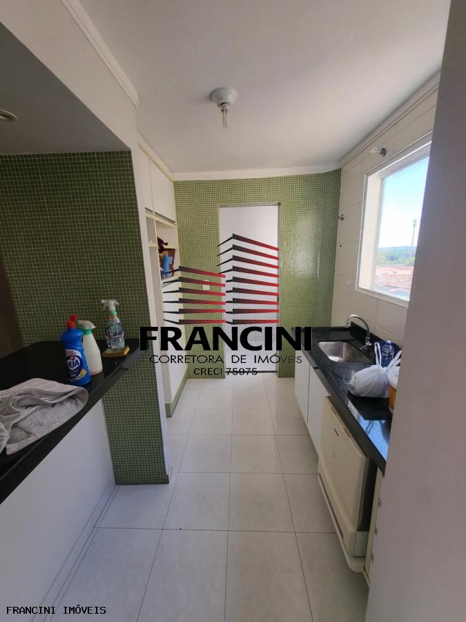 Apartamento à venda com 2 quartos, 66m² - Foto 3